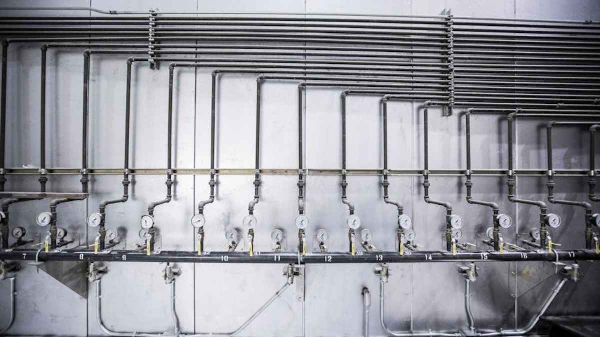 Industrial pipes and pressure gauges